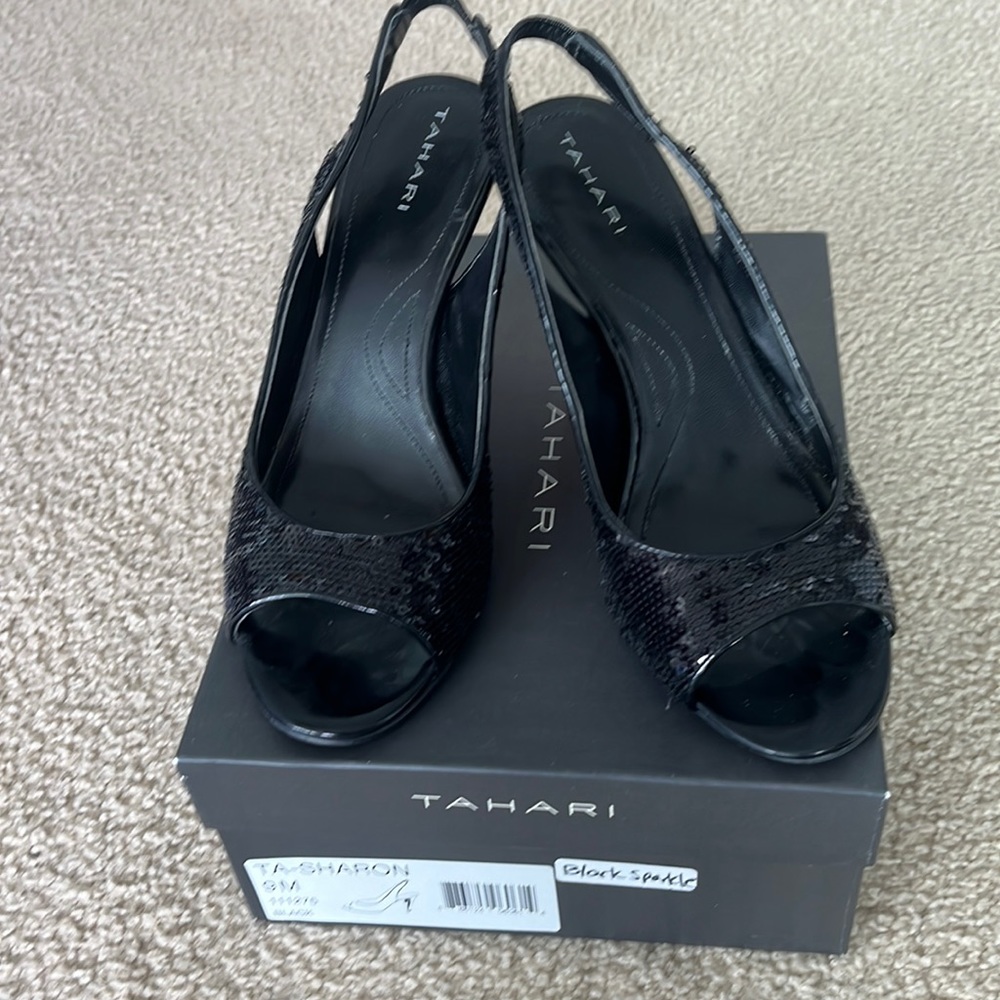 Beautiful Glitter sling back Black Tahari heel
